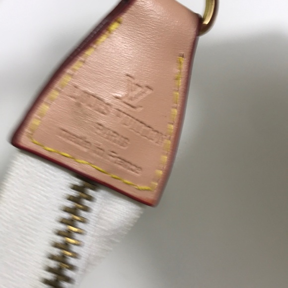 Non authentic “faux” Louis Vuitton purse - Picture 6 of 6